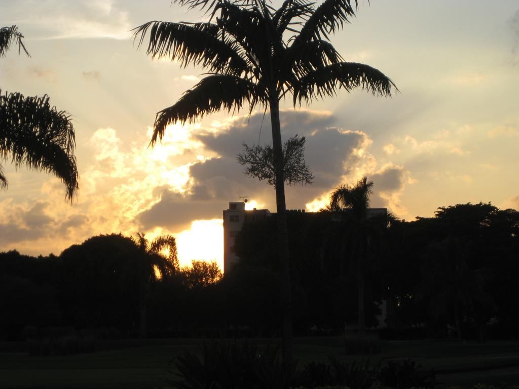 Hollywood Beach Golf Resort Экстерьер фото
