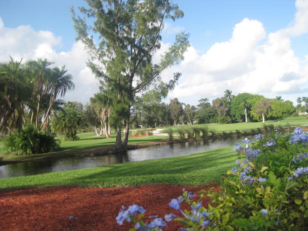 Hollywood Beach Golf Resort Экстерьер фото